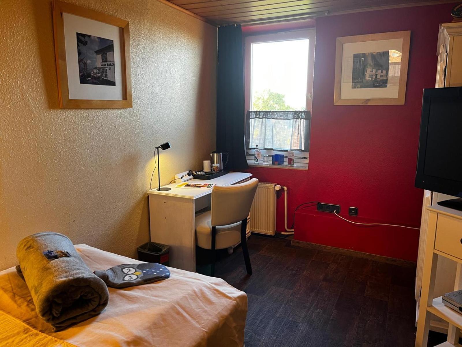 Henblas Hotel Neuenrade Esterno foto