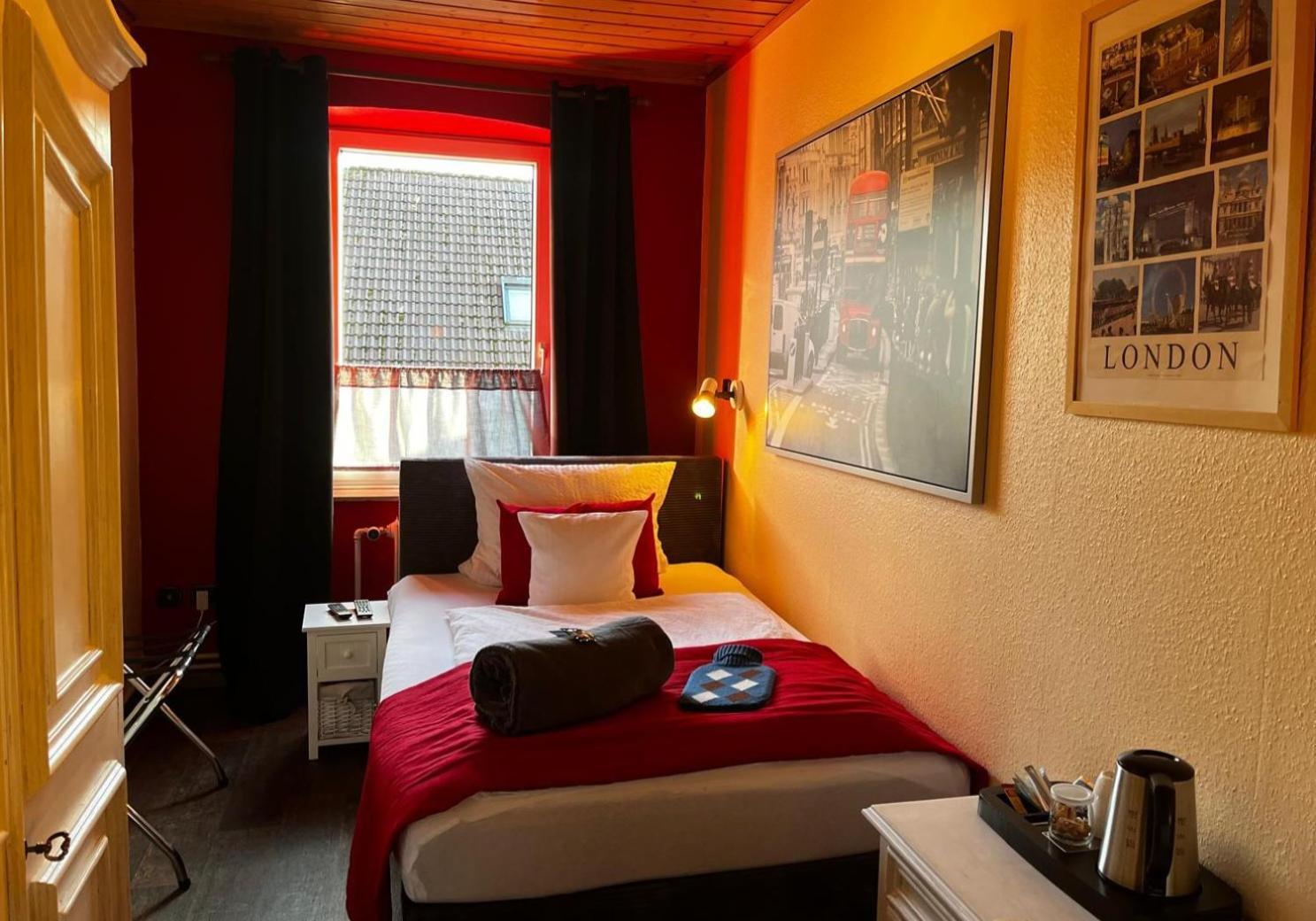 Henblas Hotel Neuenrade Esterno foto