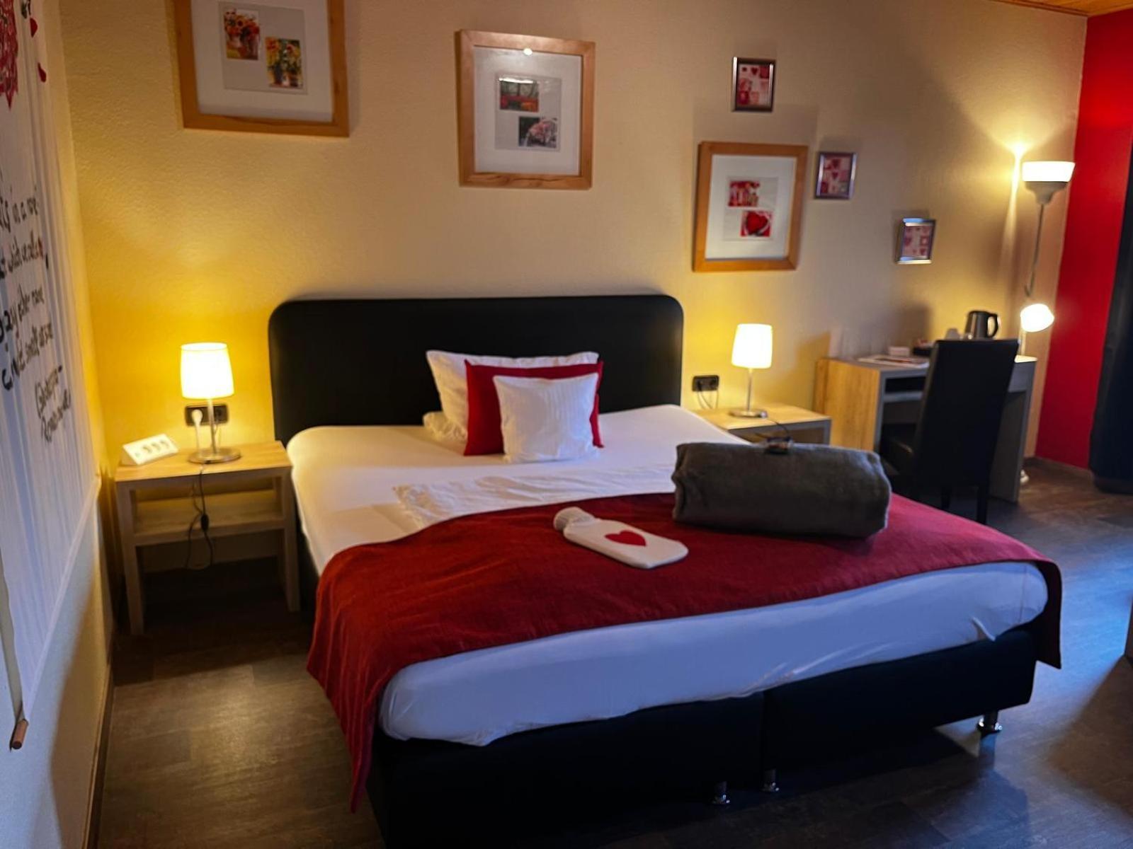 Henblas Hotel Neuenrade Esterno foto